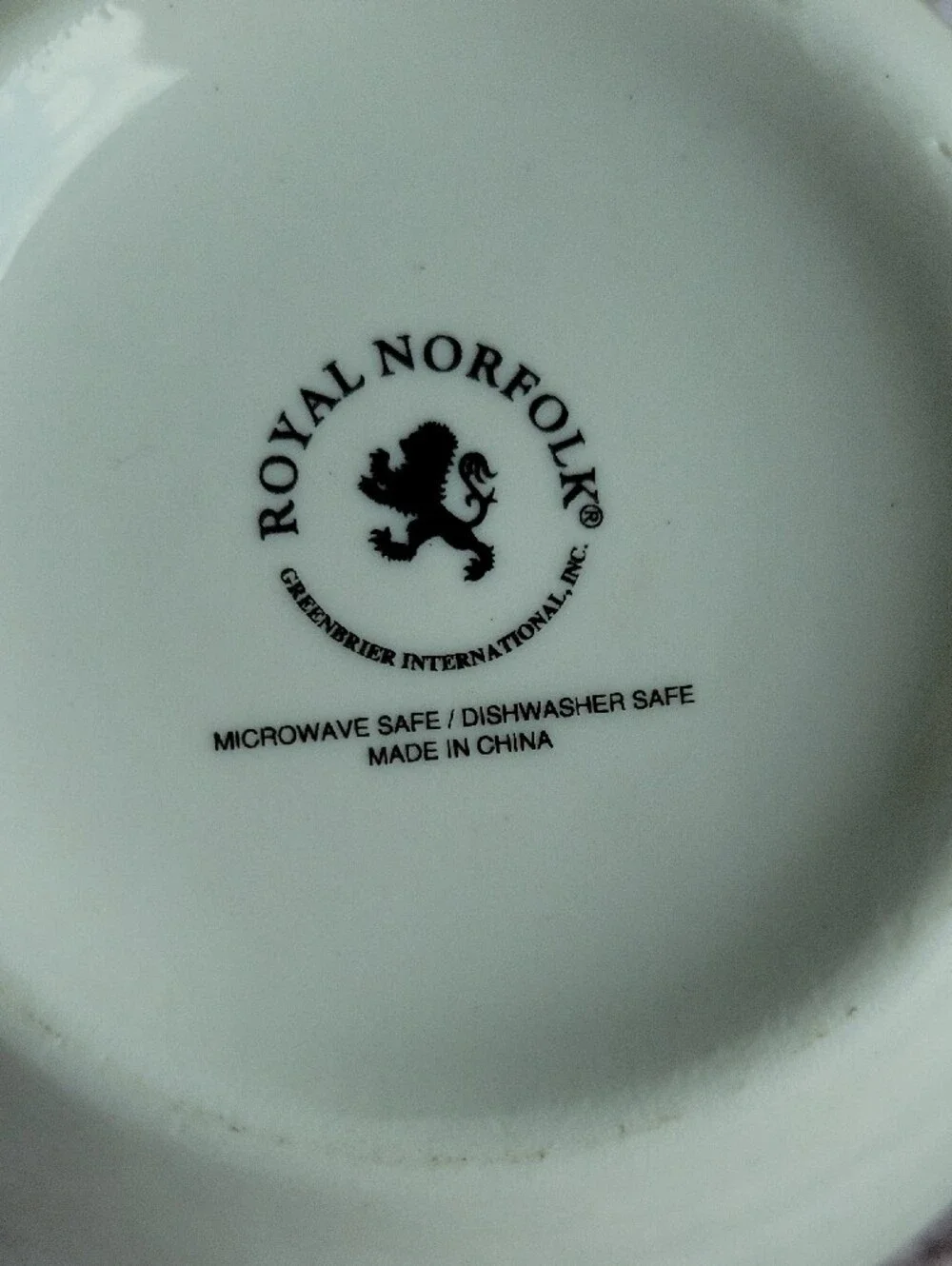 Royal Norfolk White Bowl with Evergreen Tree Border